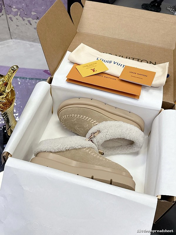 Louis Vuitton Shearling Slippers with Beige Shearling Lined Slip-on Pair for Casual Outfits